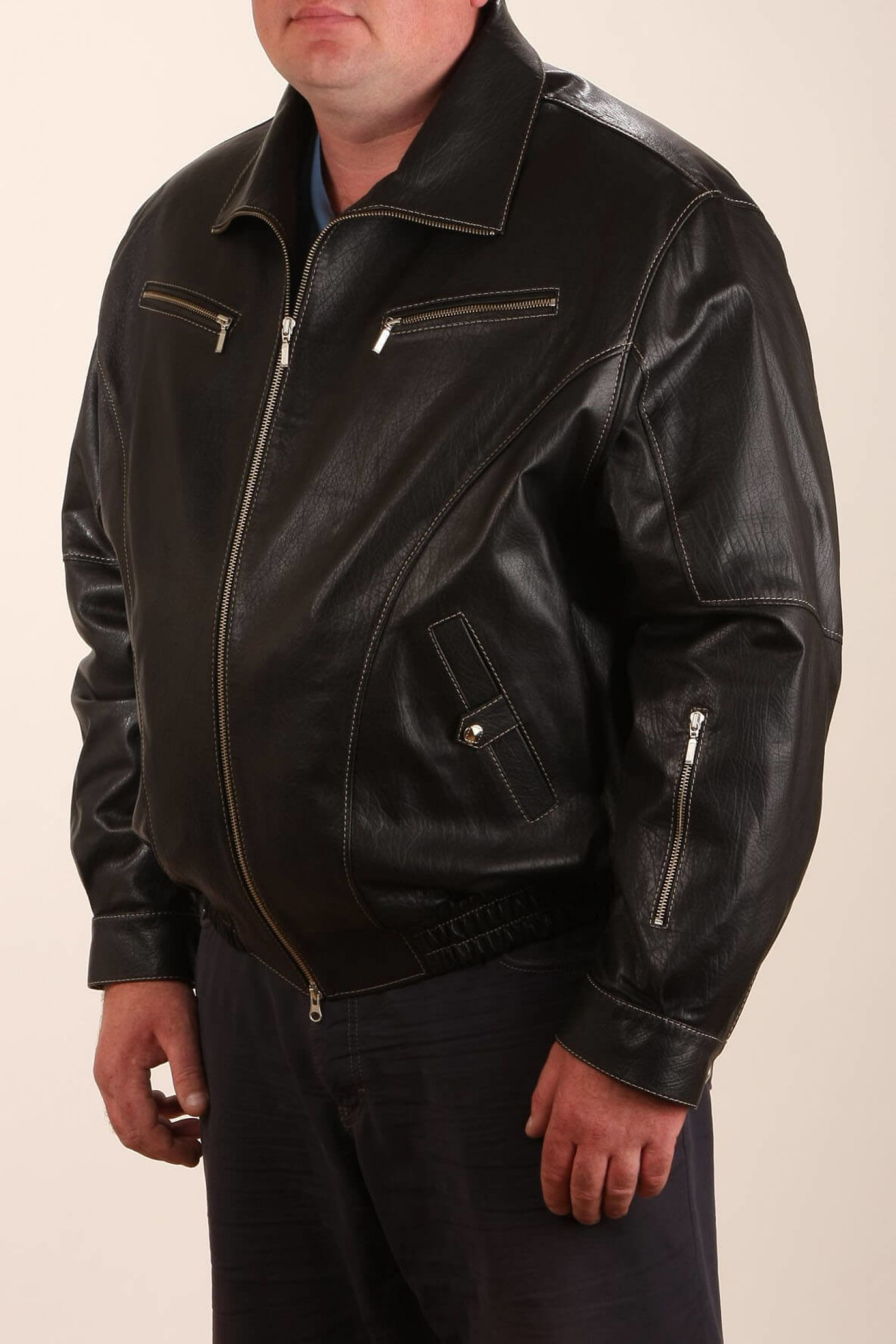 Купить кожаную куртку 54 размера. Мужская куртка-пилот Leesma. Спортивные кожаные куртки мужские. Мужчина в кожаной куртке. Куртки для полных мужчин.