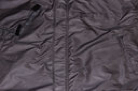Большая куртка утепленная спортивная серого цвета на флисовой подкладке