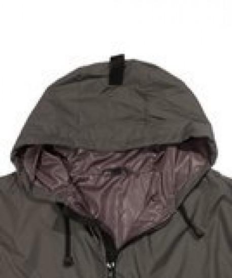 Купить куртку-ветровку бомбер из плащевки серого цвета с капюшоном большого размера в интернет магазине