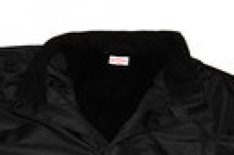 Куртка утепленная спортивная черного цвета на флисовой подкладке для полных