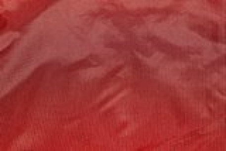 Большой жилет тонкий из полиэстера красного цвета с пропиткой от дождя