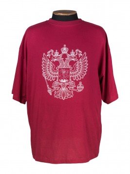 Бордовая футболка большого размера с принтом герб россии